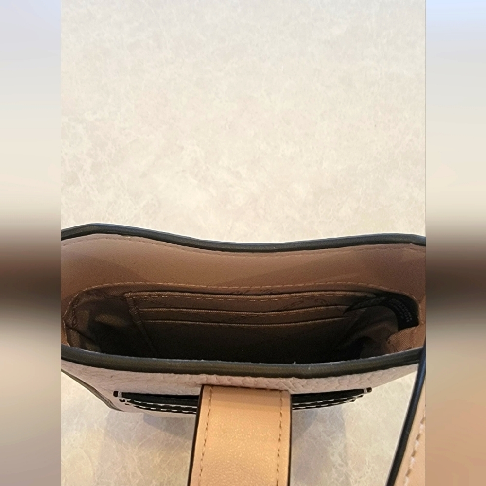 Michael Kors Crossbody Cellphone purse, with cc holder on the back & inside. - Picture 3 of 4